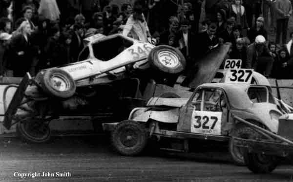 Fence.JPG (21149 bytes)