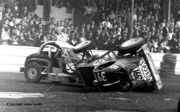 Smithy4.JPG (24850 bytes)